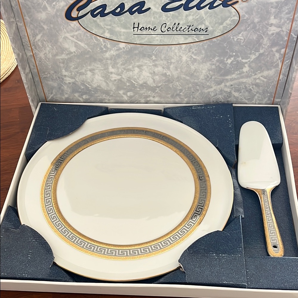 Elegant White and Gold Serveware Dining Set